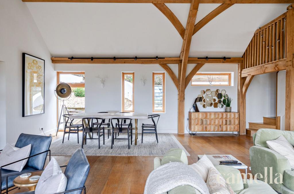Living/dining area