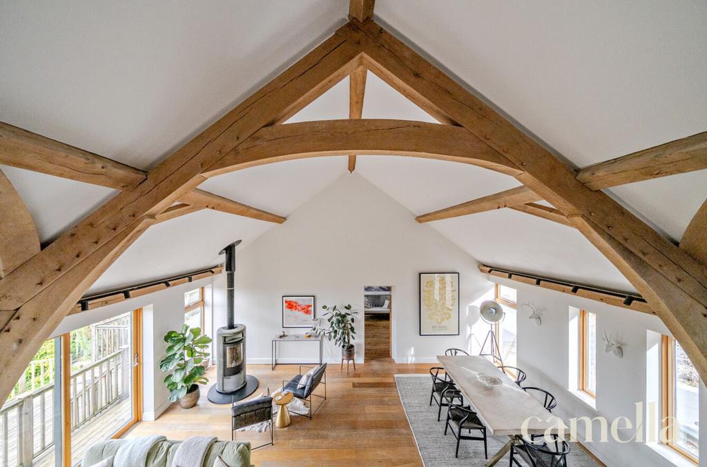 Living/dining area