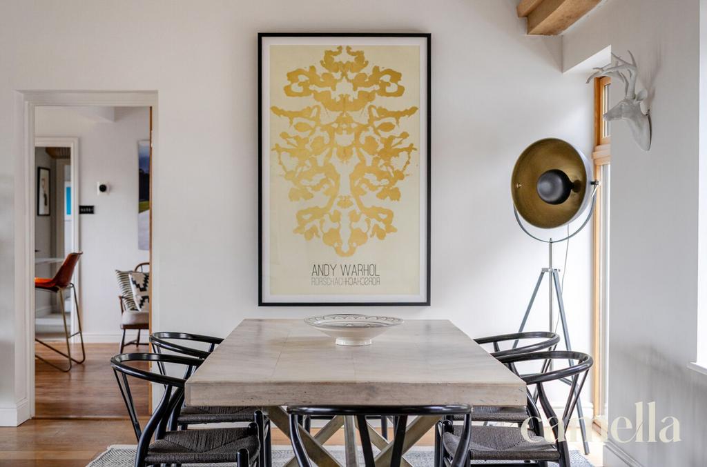 Living/dining area