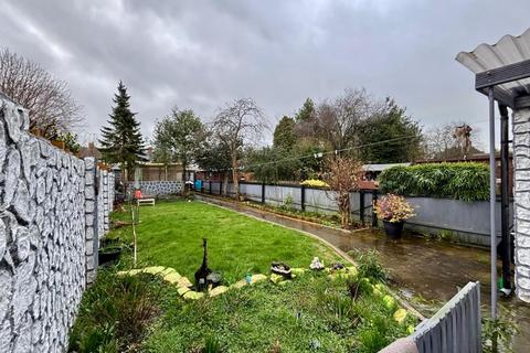 3 bedroom semi-detached house for sale, Greenfield Road, Spinney Hill NN3