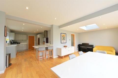 4 bedroom semi-detached house for sale, Lynwood Avenue, Copmanthorpe, York