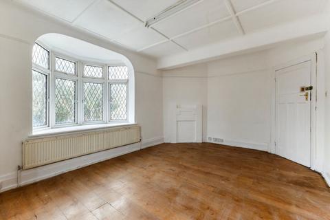 undefined, Bath Road, Hounslow TW3