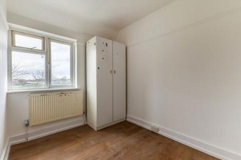 undefined, Bath Road, Hounslow TW3