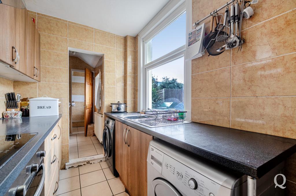 3853496d-c7b5-4c9...