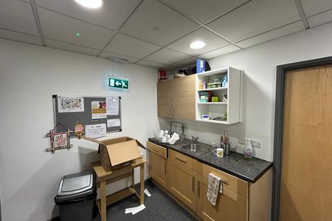 Industrial development to rent, Sheene Rd Bristol BS3 4EG