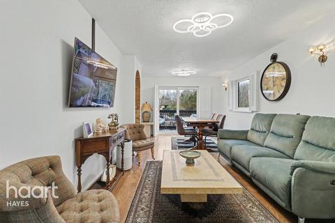 2 bedroom maisonette for sale, Marina Approach, Hayes