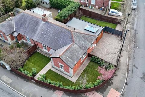 4 bedroom bungalow for sale, Gosforth Park Villas, North Gosforth, Newcastle upon Tyne, Tyne and Wear, NE13 6PP