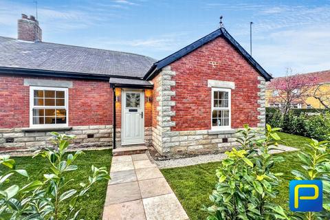 4 bedroom bungalow for sale, Gosforth Park Villas, North Gosforth, Newcastle upon Tyne, Tyne and Wear, NE13 6PP