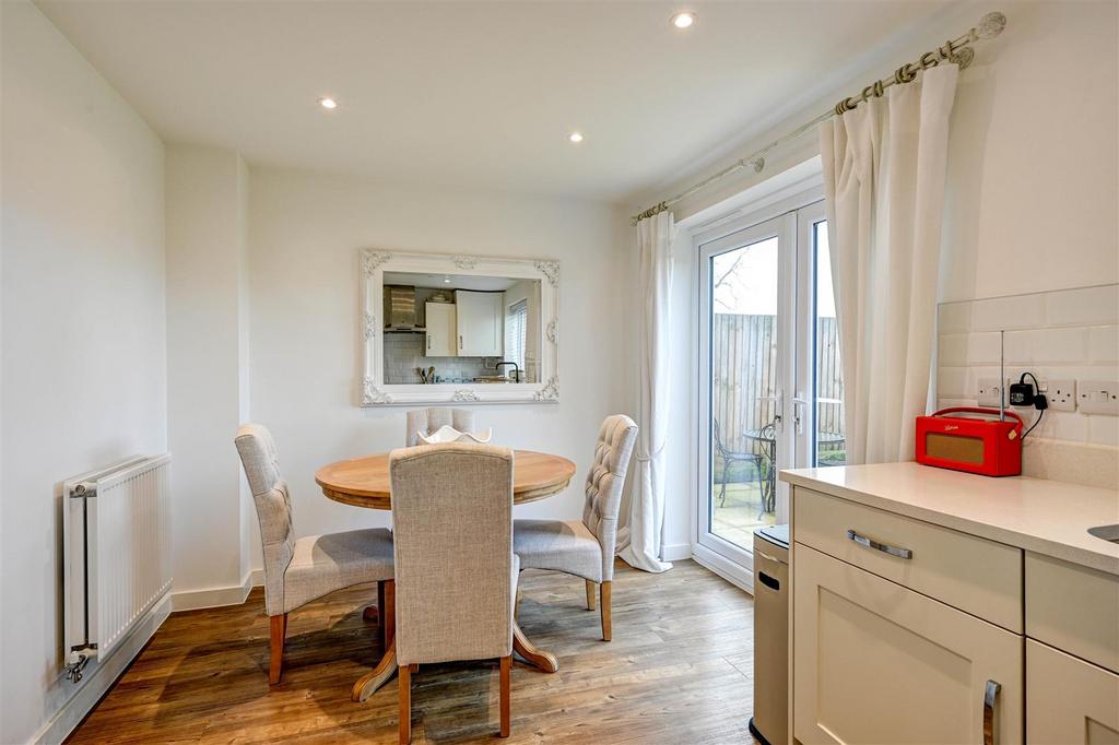 Dining area 1.jpg