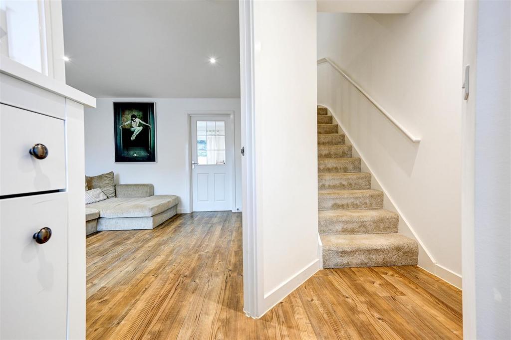 Entrance hall.jpg