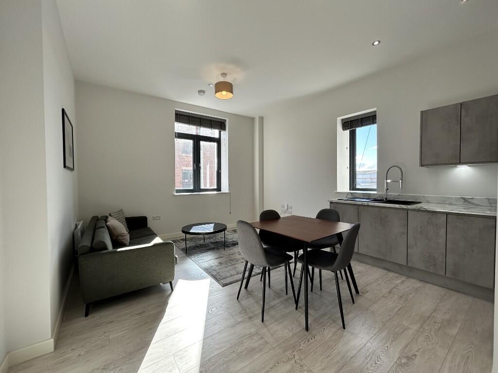 2 bed flat to rent College Park Close, London SE1