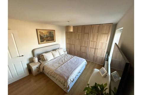 2 bedroom flat for sale, Greenlands Road, Basingstoke, RG24