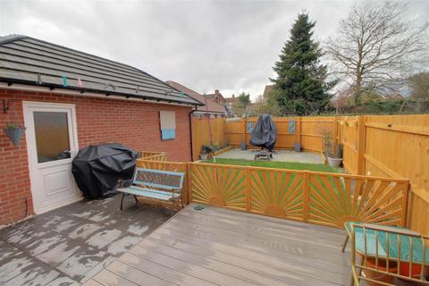 4 bedroom detached house for sale, Manor Road, Newent