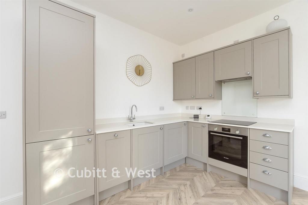 Kitchen/Sitting Area