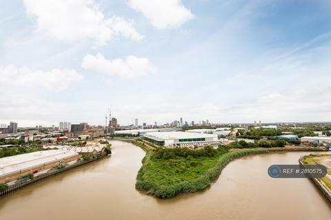 3 bedroom flat to rent, Cityview Point, London, E14