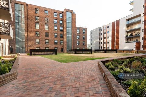 3 bedroom flat to rent, Cityview Point, London, E14