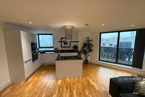 3 bedroom flat to rent, Cityview Point, London, E14