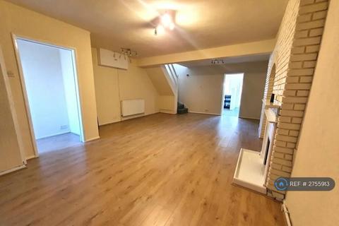 2 bedroom terraced house to rent, Osborne Road, Dagenham, RM9