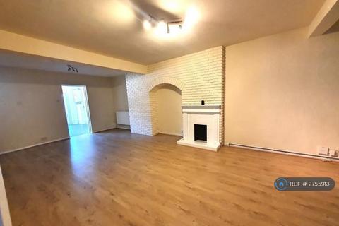 2 bedroom terraced house to rent, Osborne Road, Dagenham, RM9