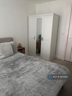 1 bedroom in a flat share to rent, Deveraux House, Woolwich Arsenal, London, SE18