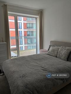 1 bedroom in a flat share to rent, Deveraux House, Woolwich Arsenal, London, SE18