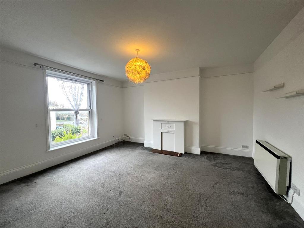 Lounge 2.JPG