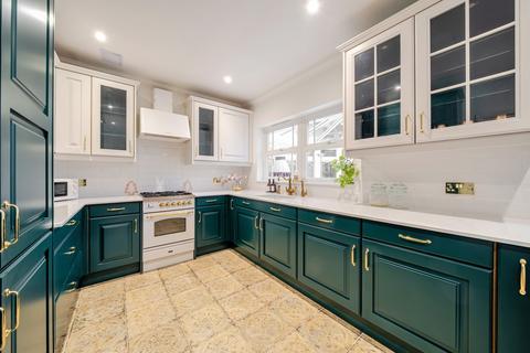 4 bedroom detached house for sale, Tower Place, Warlingham CR6