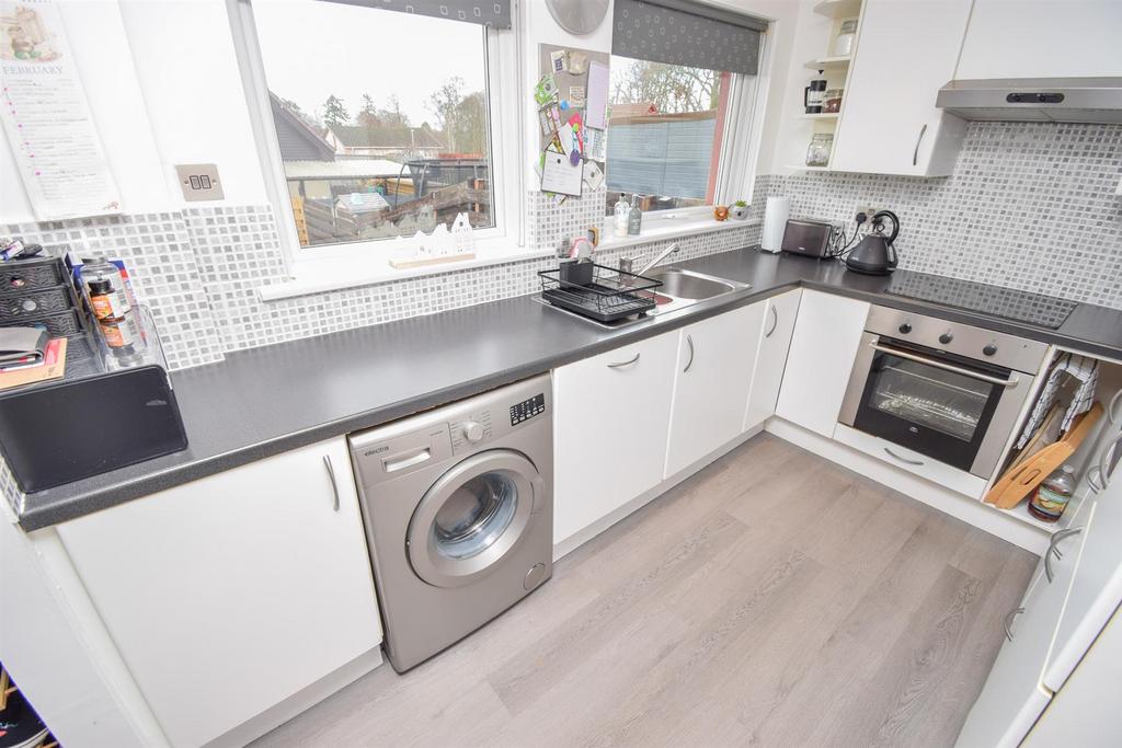 KITCHEN AREA-2.jpg