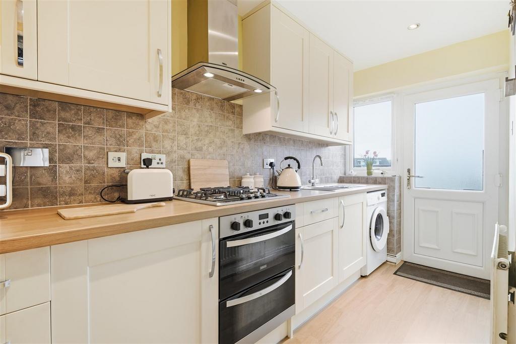 Fitted kitchen