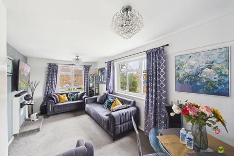 2 bedroom flat for sale, Hurst House, Hurst Lane, London, London, SE2