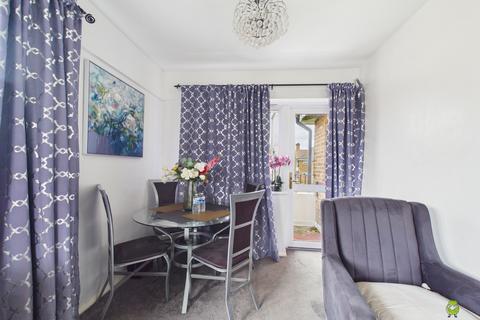 2 bedroom flat for sale, Hurst House, Hurst Lane, London, London, SE2