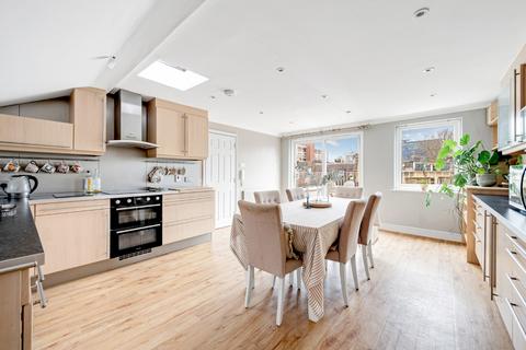3 bedroom flat to rent, Stonor Road, W14