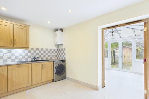 2 bedroom terraced house to rent, Hanstone Close, Cirencester, GL7