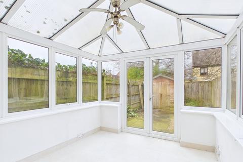 2 bedroom terraced house to rent, Hanstone Close, Cirencester, GL7