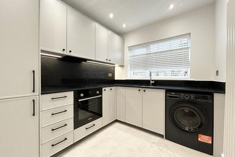 2 bedroom apartment to rent, Audley Court, PINNER