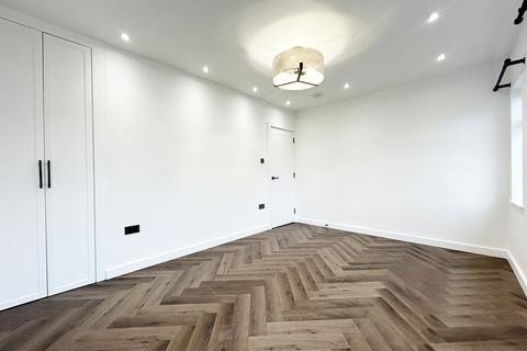 2 bedroom apartment to rent, Audley Court, PINNER