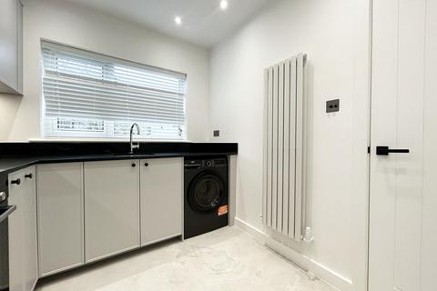 2 bedroom apartment to rent, Audley Court, PINNER