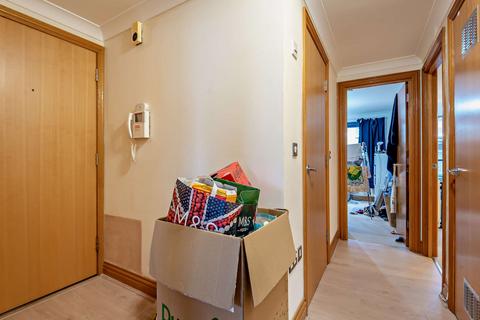 2 bedroom flat for sale, Canute Road, Southampton, SO14