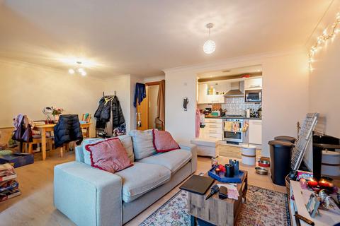 2 bedroom flat for sale, Canute Road, Southampton, SO14