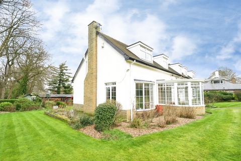5 bedroom detached house for sale, Woodthorpe Park Drive, Wakefield
