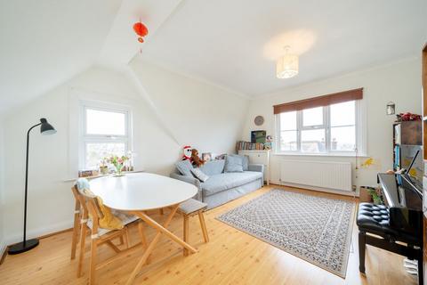 2 bedroom flat to rent, Alexandra Park Road, London N10