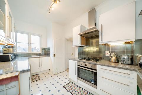 2 bedroom flat to rent, Alexandra Park Road, London N10
