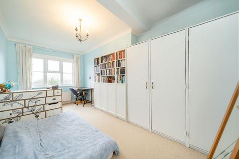 2 bedroom flat to rent, Alexandra Park Road, London N10