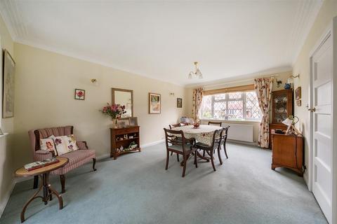 4 bedroom detached house for sale, Avondale Avenue, Esher