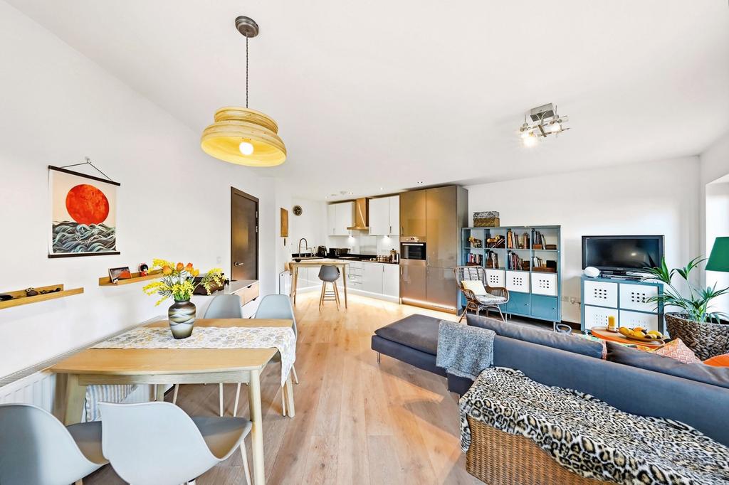 Lounge / Kitchen