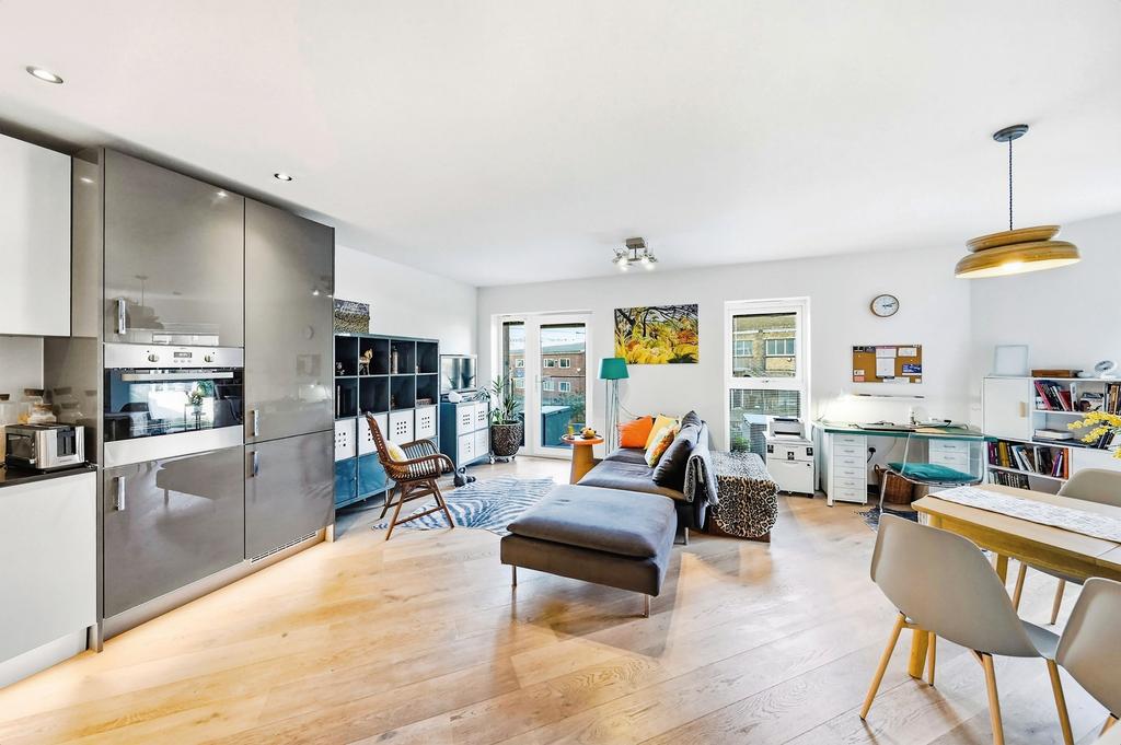 Lounge / Kitchen