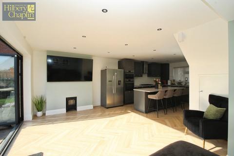 undefined, Camborne Avenue, Romford, RM3