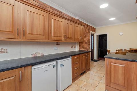 3 bedroom detached house for sale, Hartington Road, Dentons Green, WA10