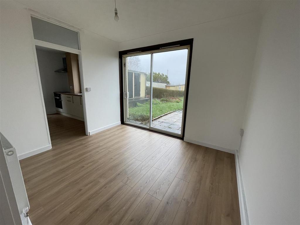 Dining Room: