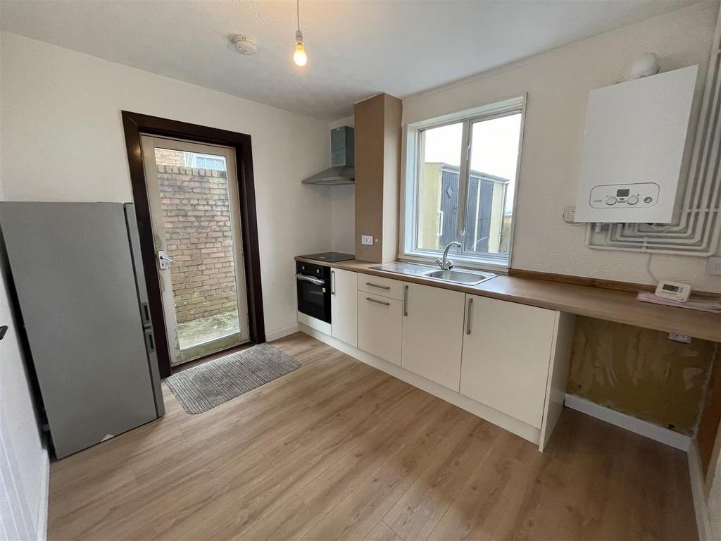 Kitchen: